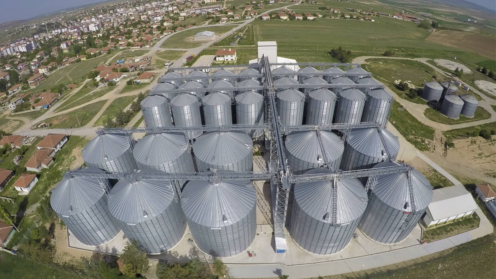 Sistema industrial de almacenamiento de grano